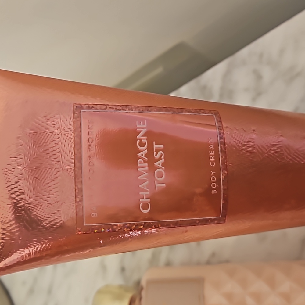 Bath & Body Works Lotion and Cream - Picture 3 of 3